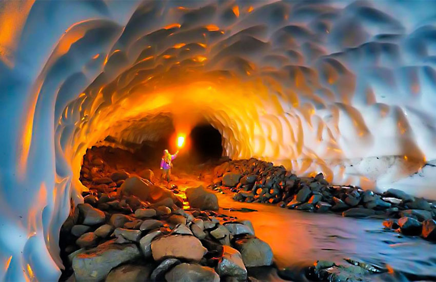 تونل برفی ازنا، یک شگفتی در جاهای دیدنی لرستان